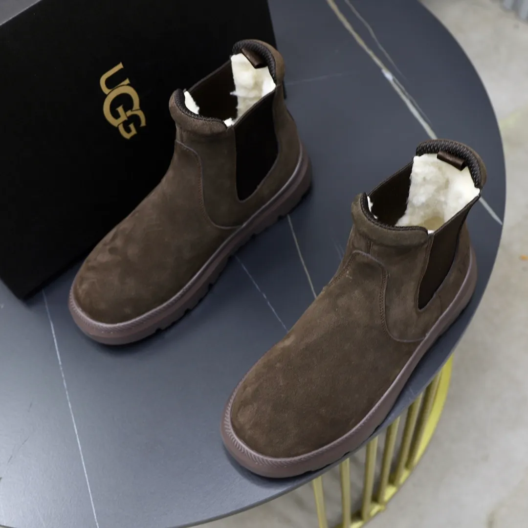 Ex-factory price: 540💰Thick wool imported from Australia Brand: UGG genuine purchase Size: 39-44 (45 customized) Grade: Official website 1:1 Material: First layer of genuine leather waterproof and antifreeze upper Real wool lining Original non-slip and wear-resistant outsole Style category: Men's casual shoes Trendy style Comfortable on the feet Color: Official website color synchronization